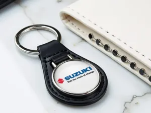 Suzuki Schlüssel Halter Robust Leder Limitierte Haptik